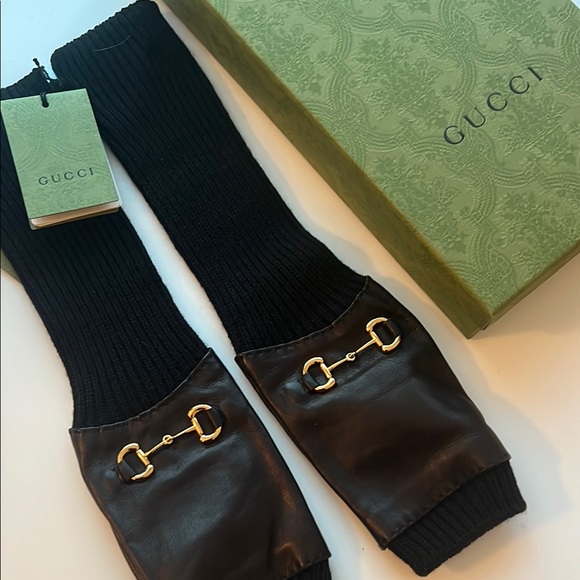 Gucci Black Leather Gloves with Gold Logo Horse-bit Accent - Picture 5 of 10